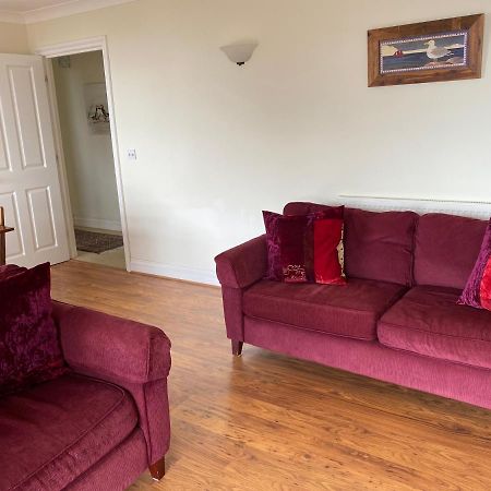 Fantastic Spacious House With Beautiful Panoramic Views Of The Bay Only A Few Minutes Walk From Beach Harbour And Restaurants This House Has 3 Bedrooms 3 Bathrooms And 2 Lovely Sitting Rooms Lyme Regis Exterior photo
